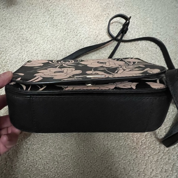 Kate Spade floral crossbody and matching wallet - Picture 2 of 10
